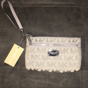 Michael kors wristlet
